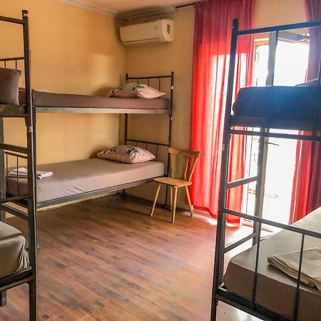 Hostel Anton Teodo Esterno foto