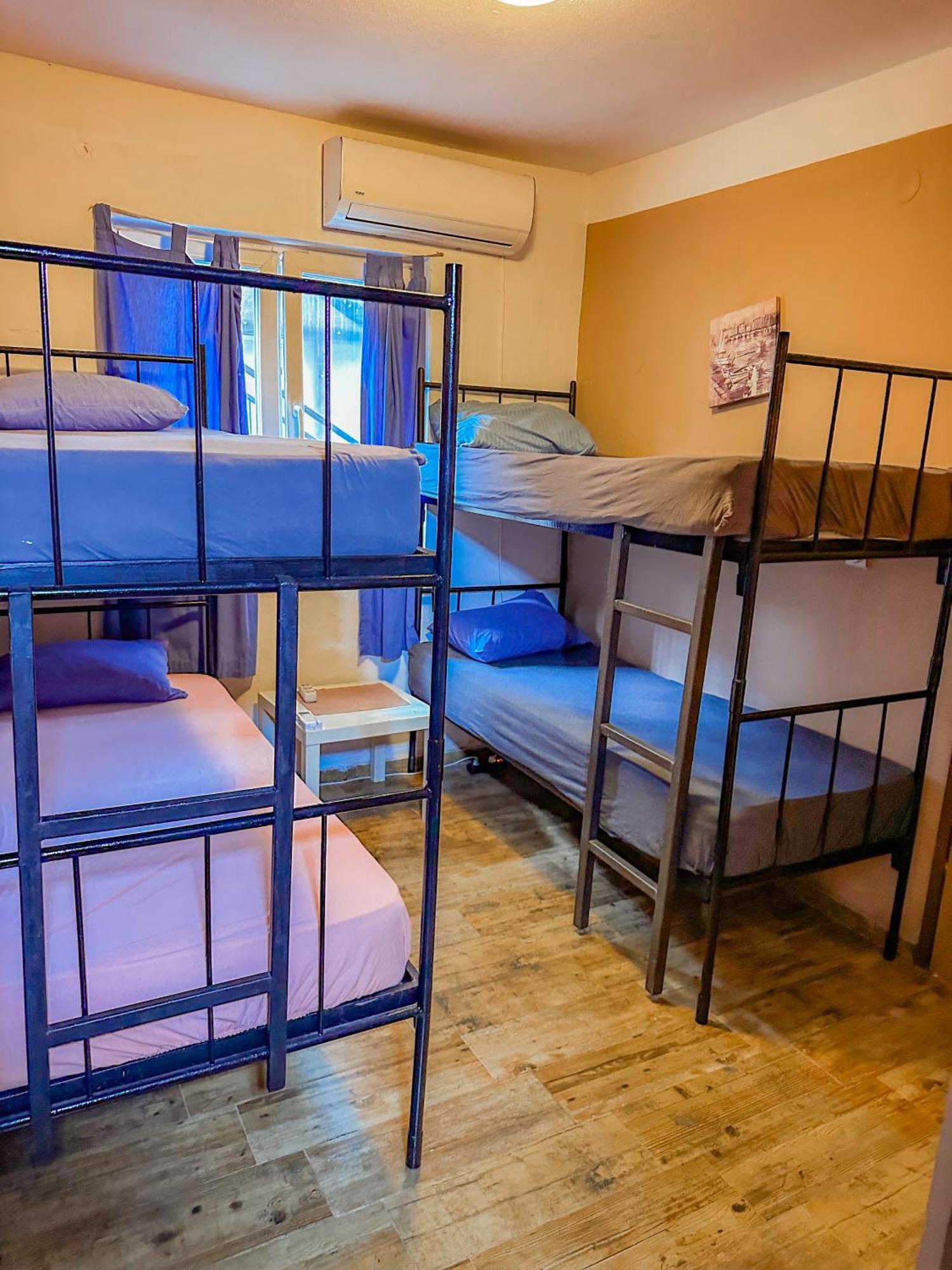 Hostel Anton Teodo Esterno foto
