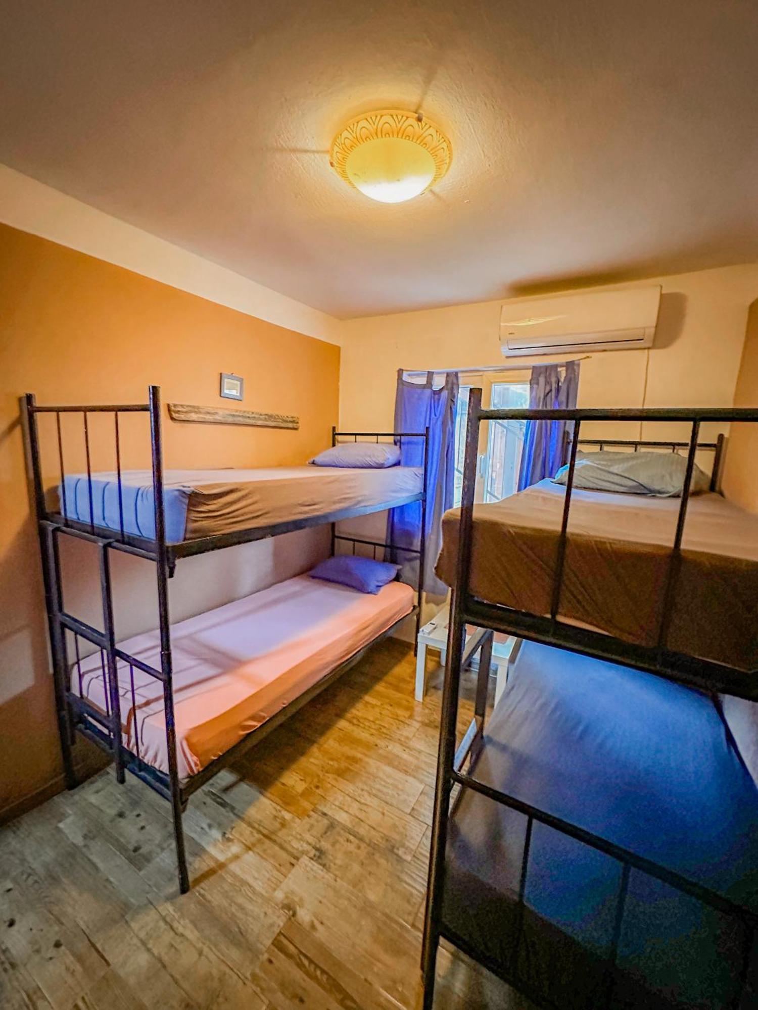 Hostel Anton Teodo Esterno foto