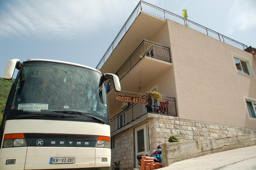 Hostel Anton Teodo Esterno foto